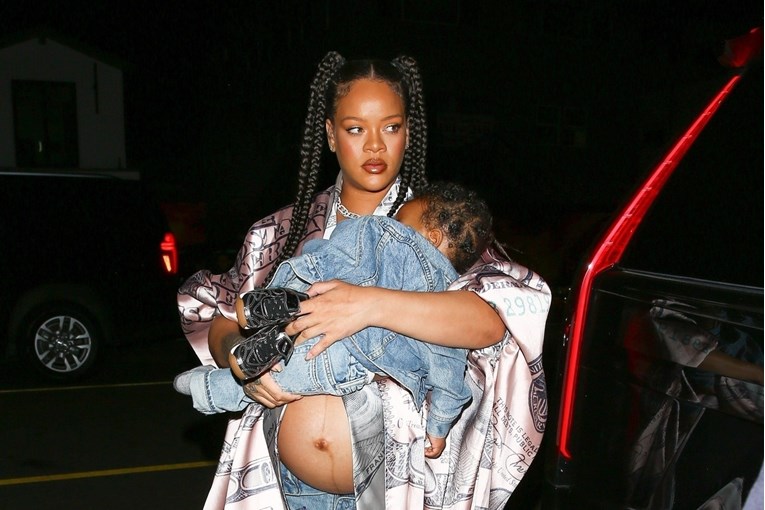 Američki mediji: Rihanna je rodila sina
