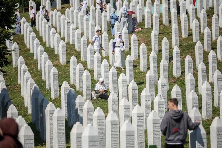 31 godina od genocida u Srebrenici. "Detaljno je planiran, suodgovornost snosi Srbija"