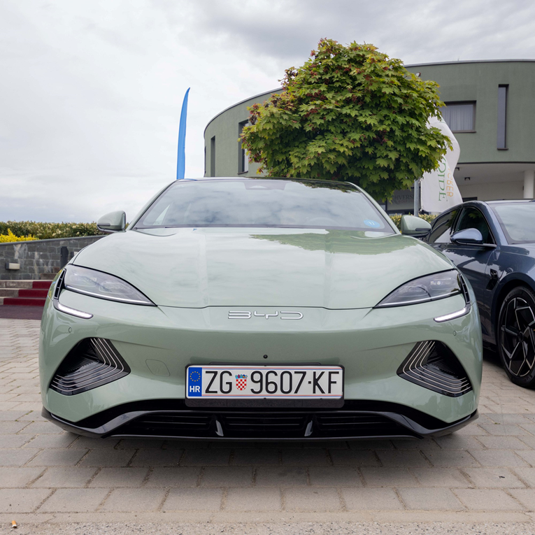 VIDEO Vozili smo kineske električne aute koji su stigli kod nas. Evo prvih dojmova