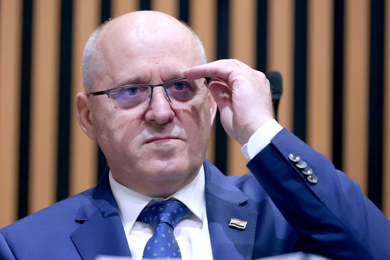 Bačić: Gradimo 2800 stanova, država neće rasprodavati imovinu