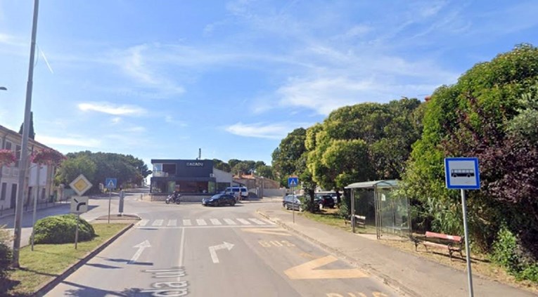 Žena (86) u Puli prelazila preko zebre. Udario je gradski autobus, umrla je