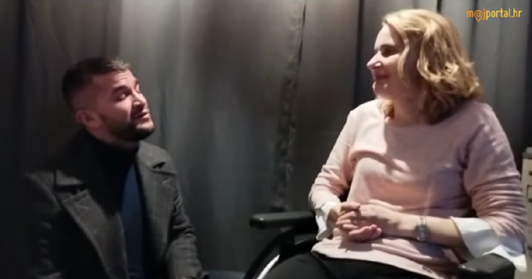 Damir Kedžo ispunio želju Daruvarki koja boluje od multiple, pjevao joj je u stanu
