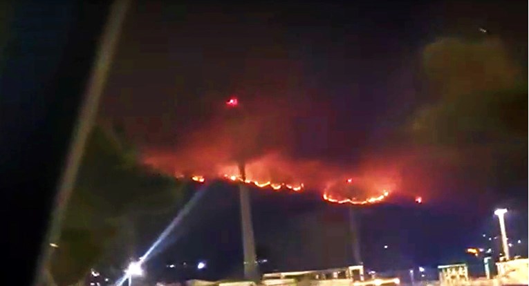 Strašni požari u Crnoj Gori, gori nad Podgoricom. Vlada tražila pomoć NATO-a