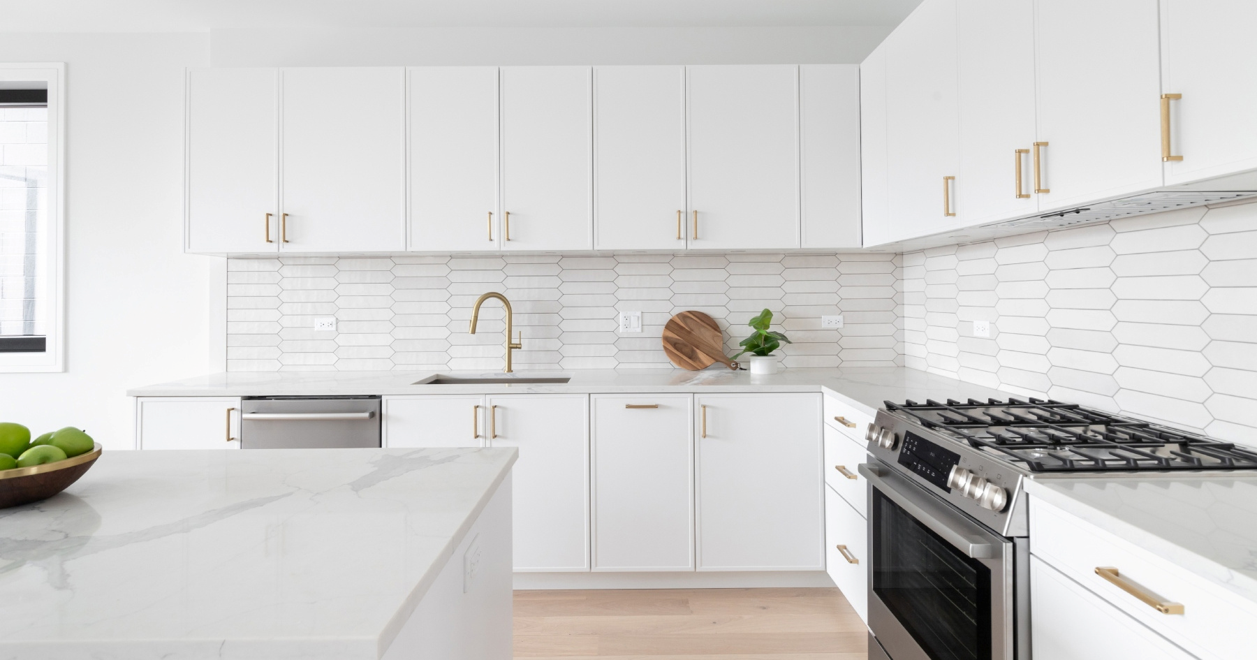 Kuhinjski trendovi za 2026: Potpuno bijele kuhinje su prošlost, ovo je sada "in"