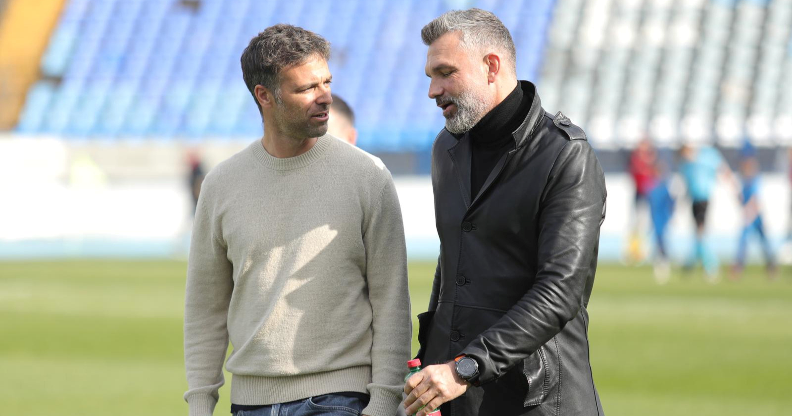 Trener Vukovara na utakmici s Hajdukom privukao pažnju kaputom, pronašli smo sličan