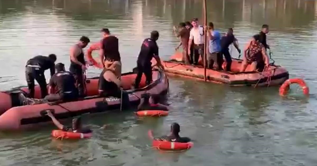 VIDEO U Indiji se prevrnuo brod s učenicima, poginulo najmanje 12 djece 