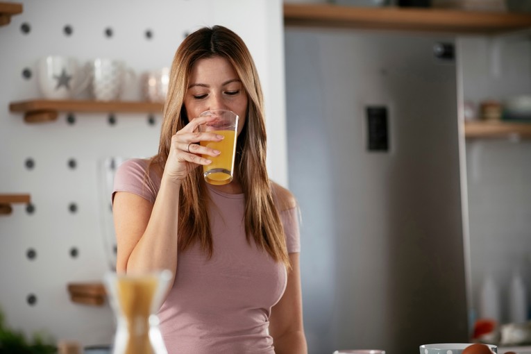 "Zdravo" piće koje tiho oštećuje vašu jetru, prema hepatolozima