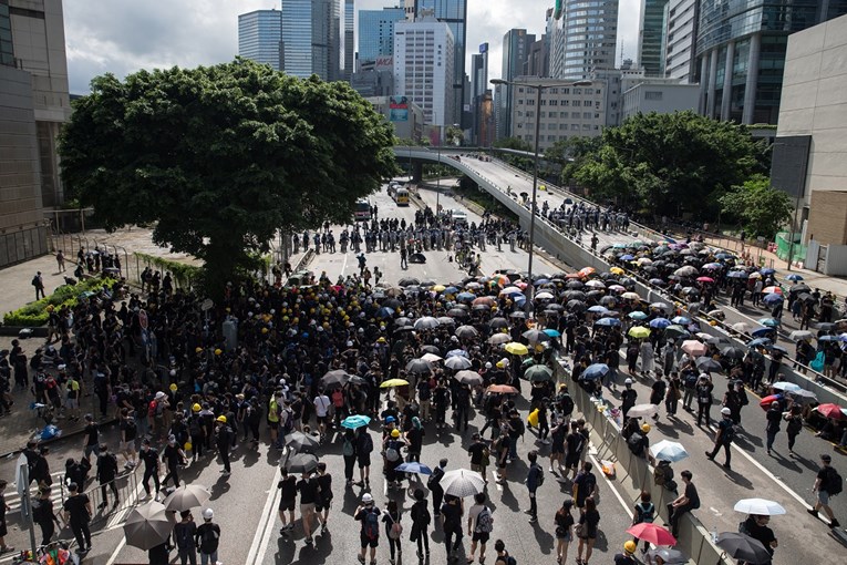 Kina poziva Britaniju da se prestane miješati u unutarnja pitanja Hong Konga