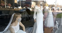 Novi trend? Trgovina vjenčanicama u Zagrebu lutkama na izlogu stavila "vjenčane" maske