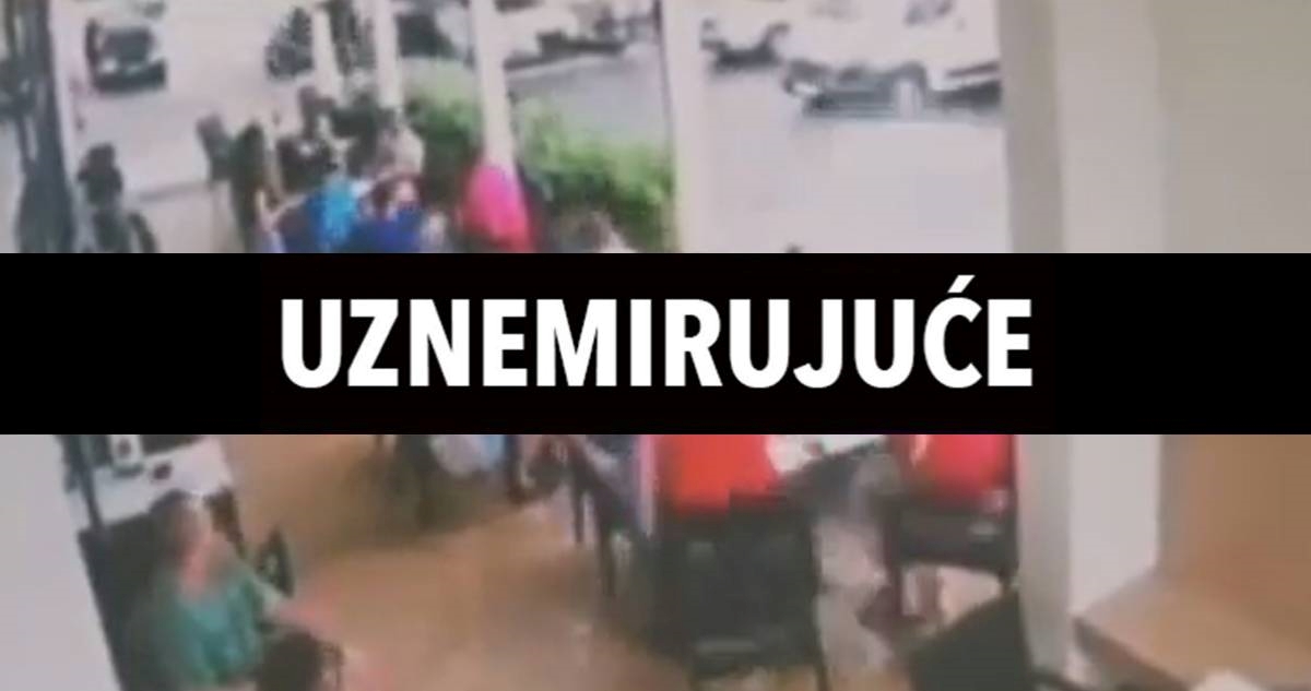 UZNEMIRUJUĆE U Sloveniji izgubio kontrolu nad autom pa uletio među goste kafića