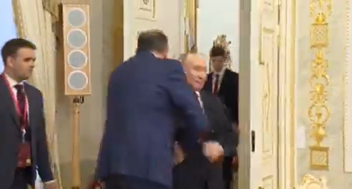 VIDEO Dodik htio ljubiti Putina, ovaj se izmaknuo