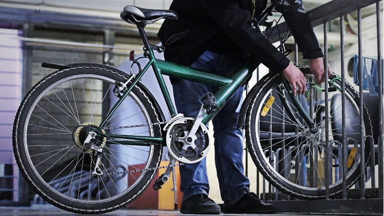 U Zagrebu uhvaćeni kradljivci bicikala, za trećim se traga. Šteta veća od 40.000 kuna