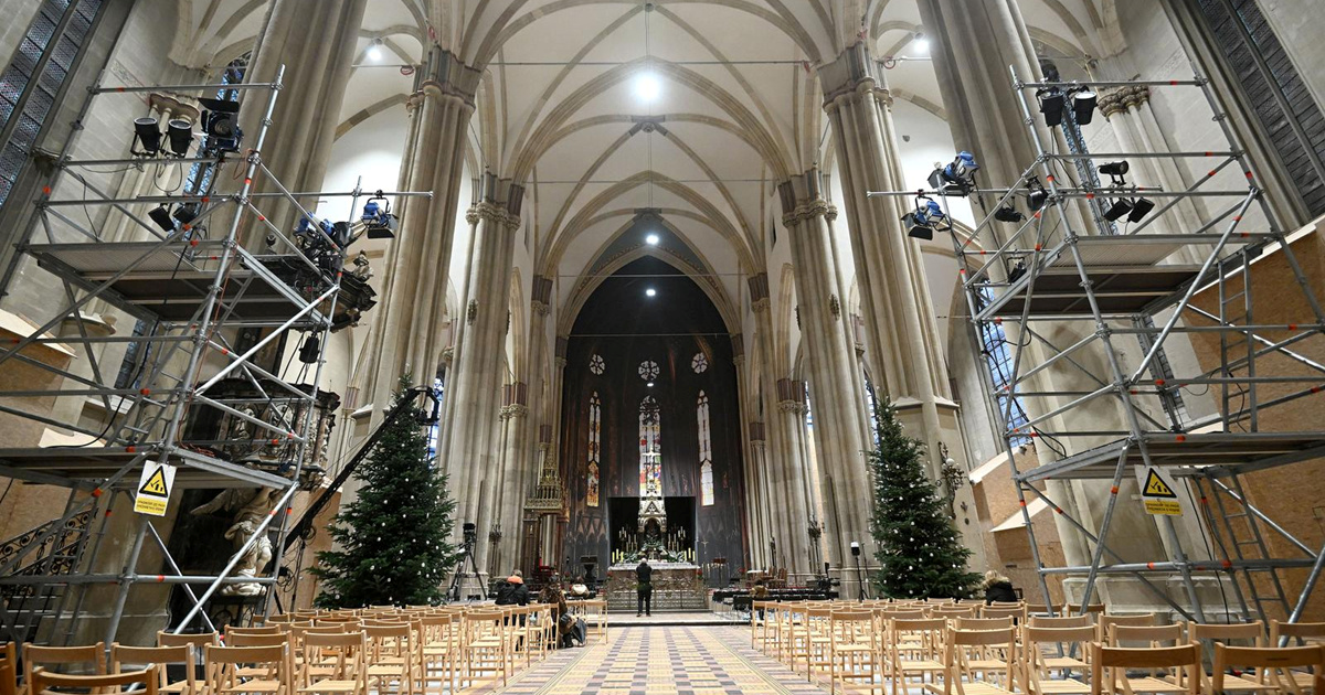 FOTO I VIDEO Pogledajte kako izgleda Zagrebačka katedrala uoči polnoćke