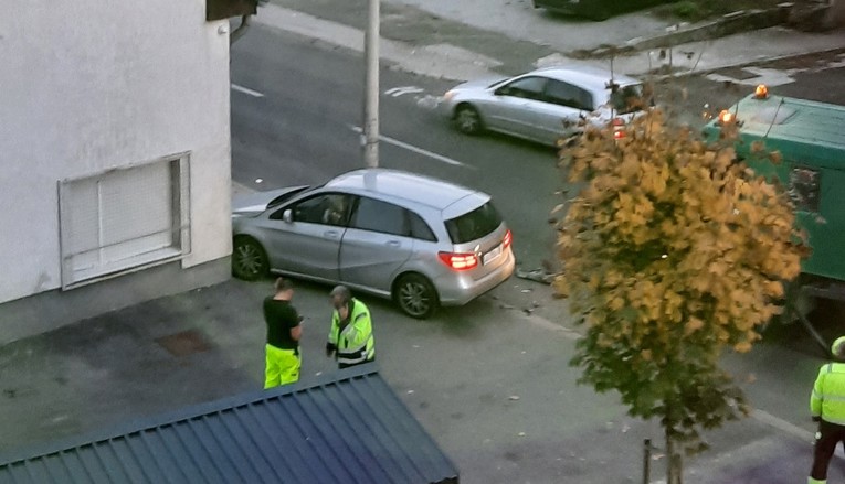U Zagrebu se sudarili auto i kamion Čistoće