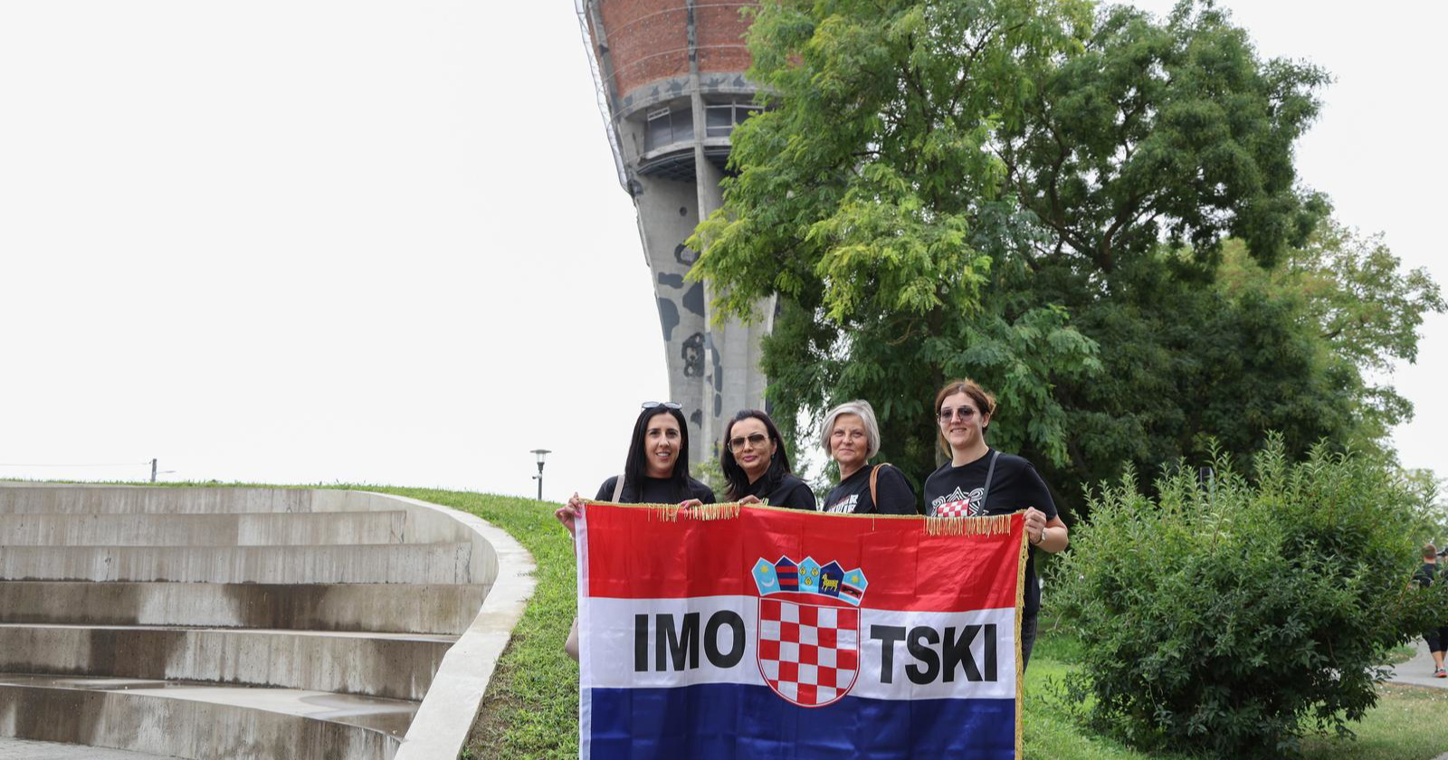 FOTO Velike gužve stvorile su se kod Vodotornja uoči Thompsonovog koncerta