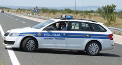 Zbog nesreće na A1 prekinut promet između čvorova Gospić i Gornja ploča