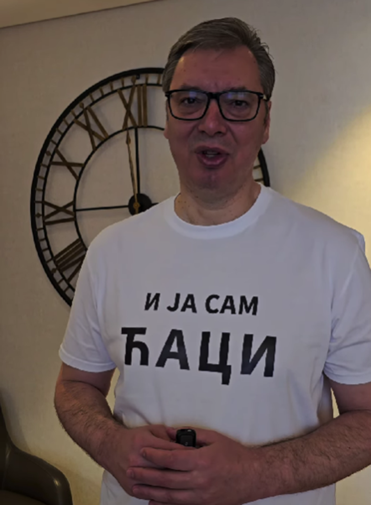 VIDEO Vučić čestitao Dan studenata, na majici mu pisalo: "I ja sam ćaci"