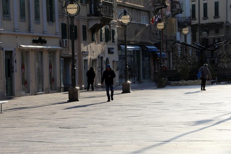 Muškarac iz BiH online unajmio stan u Rijeci. Kod bilježnika shvatio da je prevaren