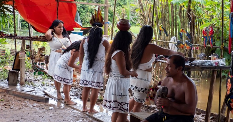 Ovo pleme ima 3000 žena i samo 7 muškaraca kojima je jedini zadatak razmnožavanje