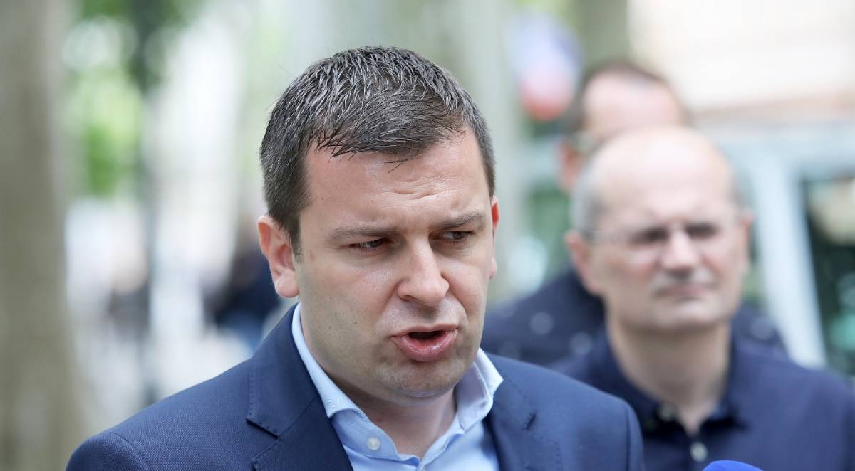 Hrebak: Zamislite da u ovakvom okruženju vladu vode Krišto i Penava