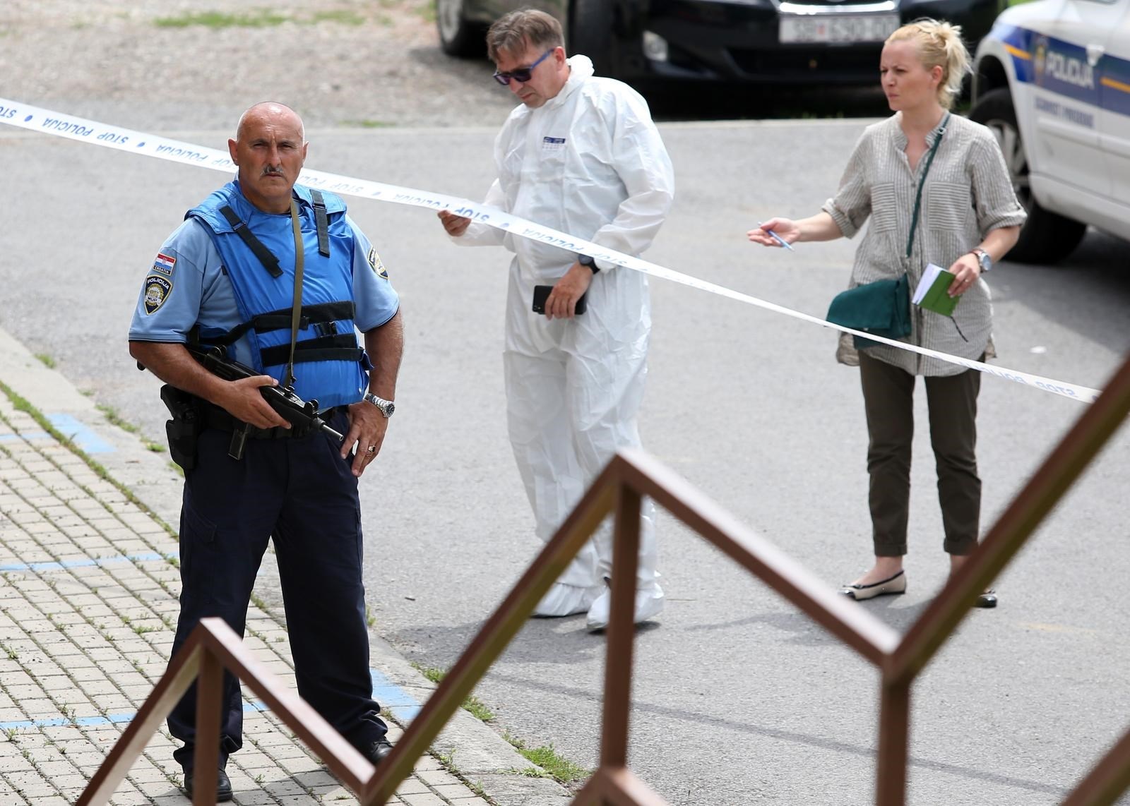 U Đakovu pokušao ubiti ženu šumarskim čekićem i nožem. Imao je zabranu prilaska