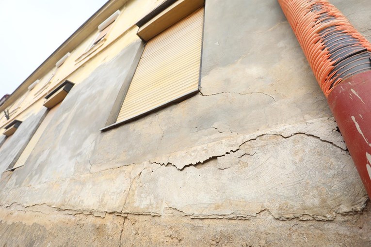 Grad Karlovac nakon kritika zbog sanacije štete u Zvijezdi: Ne okrećemo leđa problemu