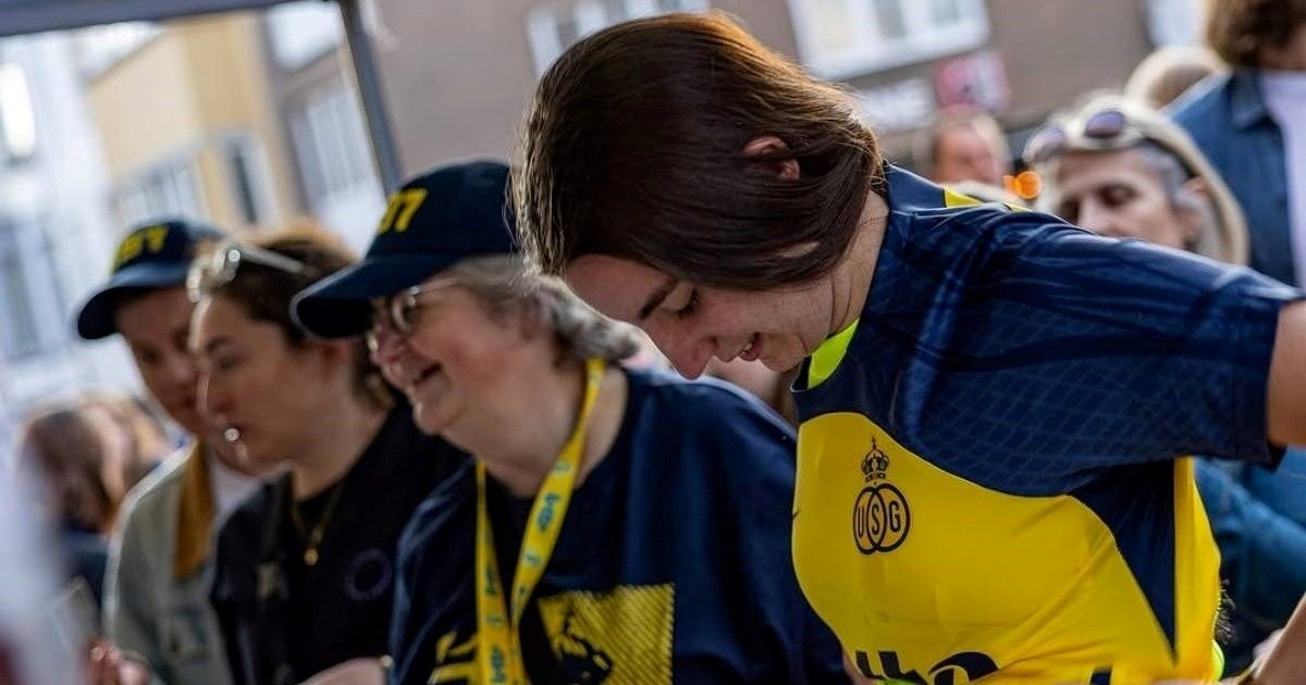 Union Saint-Gilloise poklonio navijačicama 500 dresova za Dan žena