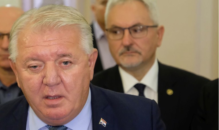 Raskol u HVIDRA-i: Vinkovački ogranak ih napušta, napali Đakića