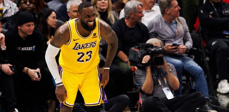 Lakersi iščupali pobjedu protiv najlošije momčadi lige, LeBron na pragu 40.000 poena