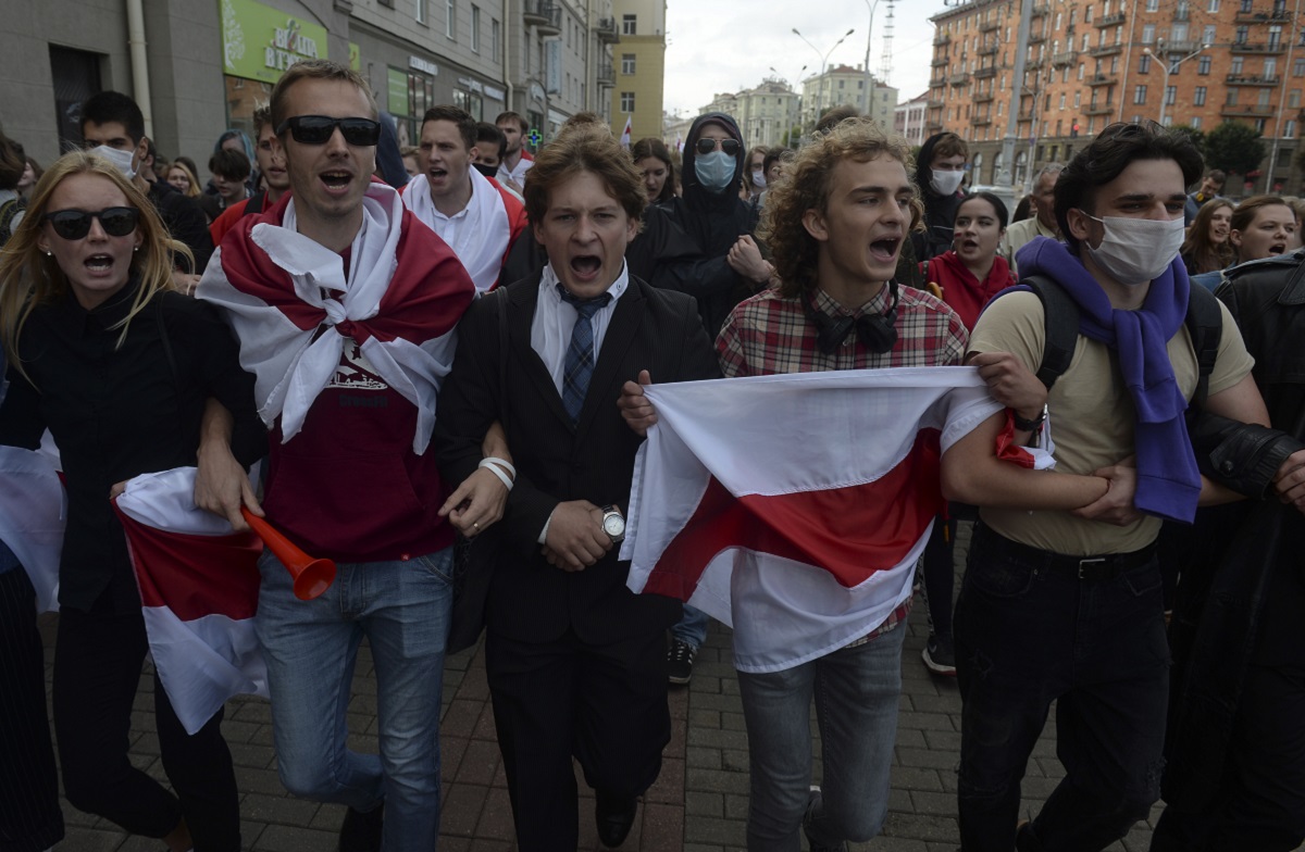 U Minsku maskirani tajni agenti privodili studente prosvjednike