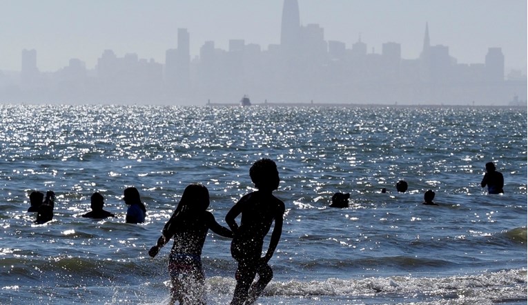 U SAD-u i Kanadi padaju temperaturni rekordi: "Ovo je vrućina opasna po život"