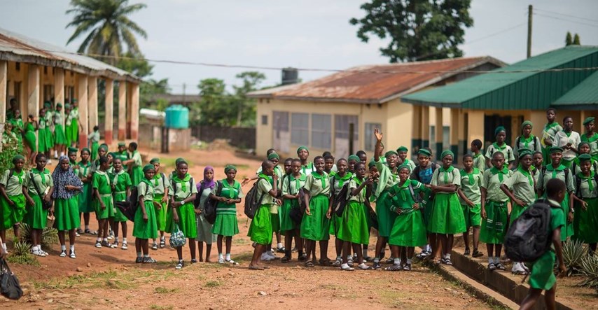 Naoružani napadači oteli više od 280 učenika u Nigeriji