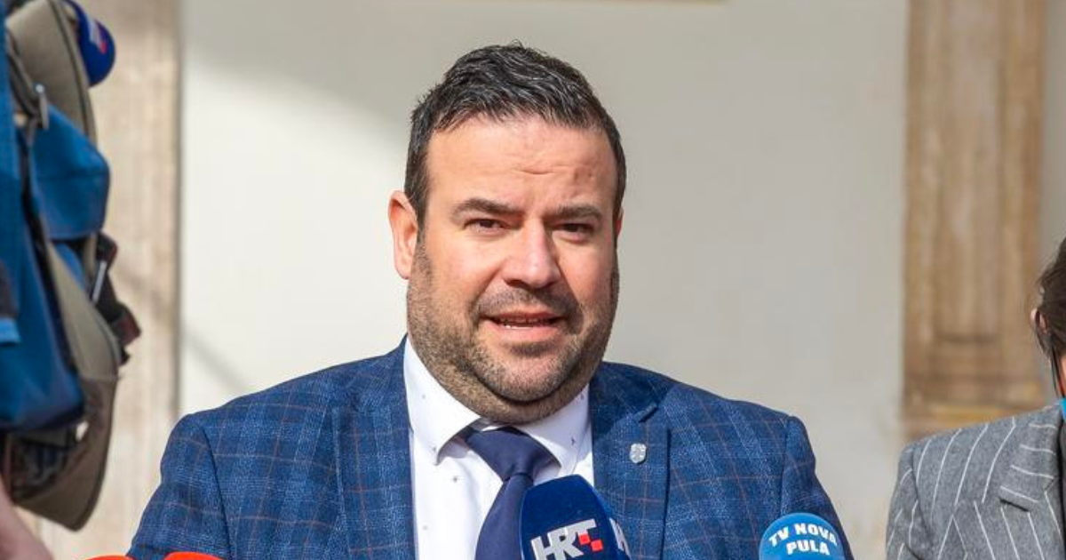 Modni detalj na pulskom gradonačelniku pokrenuo raspravu: "Nema osjećaj za lijepo"