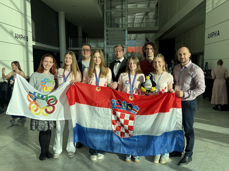 Upoznajte hrvatske srednjoškolke koje su na Matematičkoj olimpijadi osvojile tri medalje