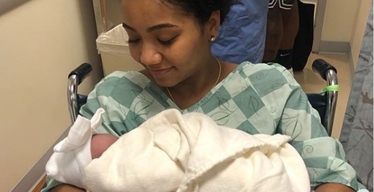 Djevojka zvijezde NFL-a tragično poginula tri tjedna nakon što je postala majka