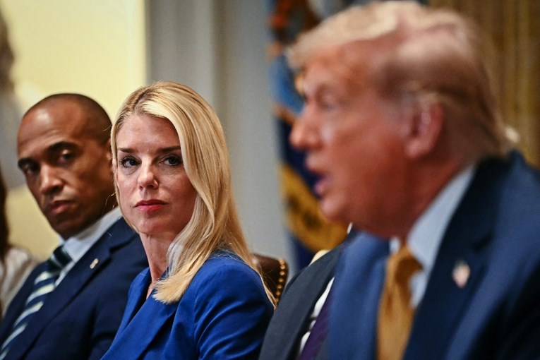 Trump: Bondi treba o Epsteinu objaviti sve što smatra vjerodostojnim
