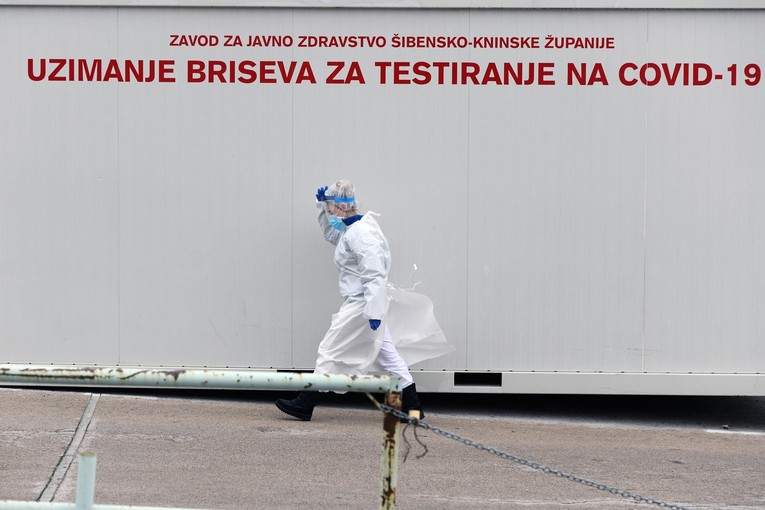 Stožer: 913 novih slučajeva, 14 umrlih, 35 na respiratoru
