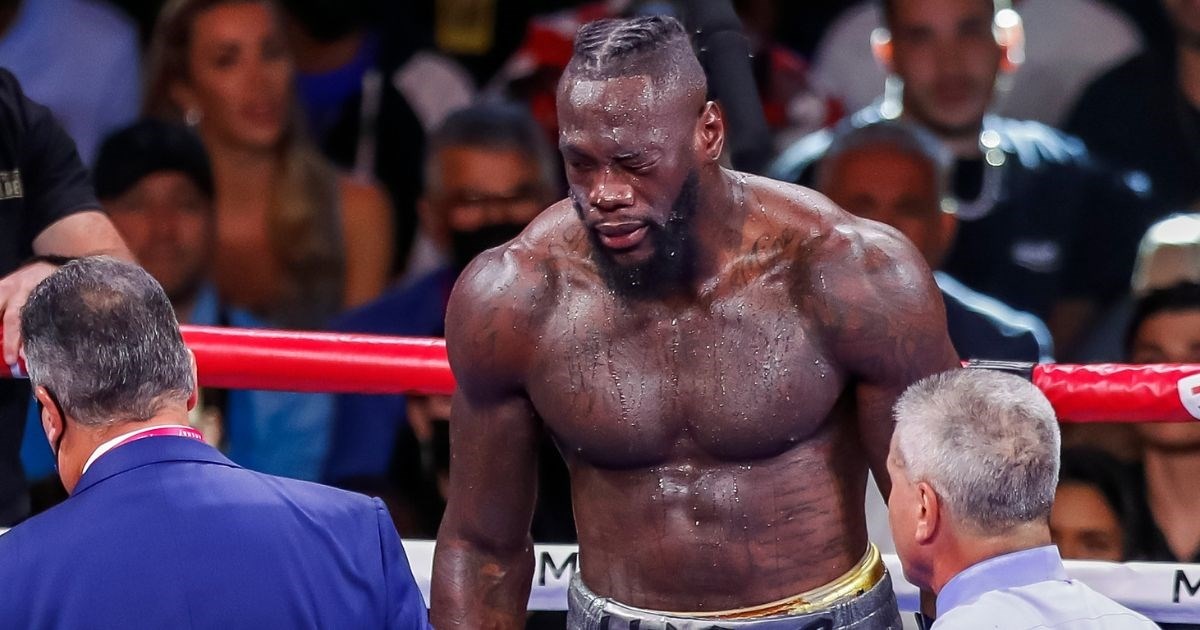 Wilder dobio zabranu pristupa zaručnici. Gušio ju je, pljuvao i silio na spolni odnos