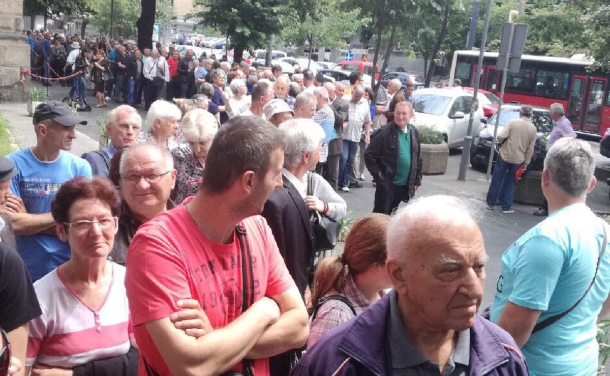 Ovako izgledaju redovi za glasanje u Beogradu