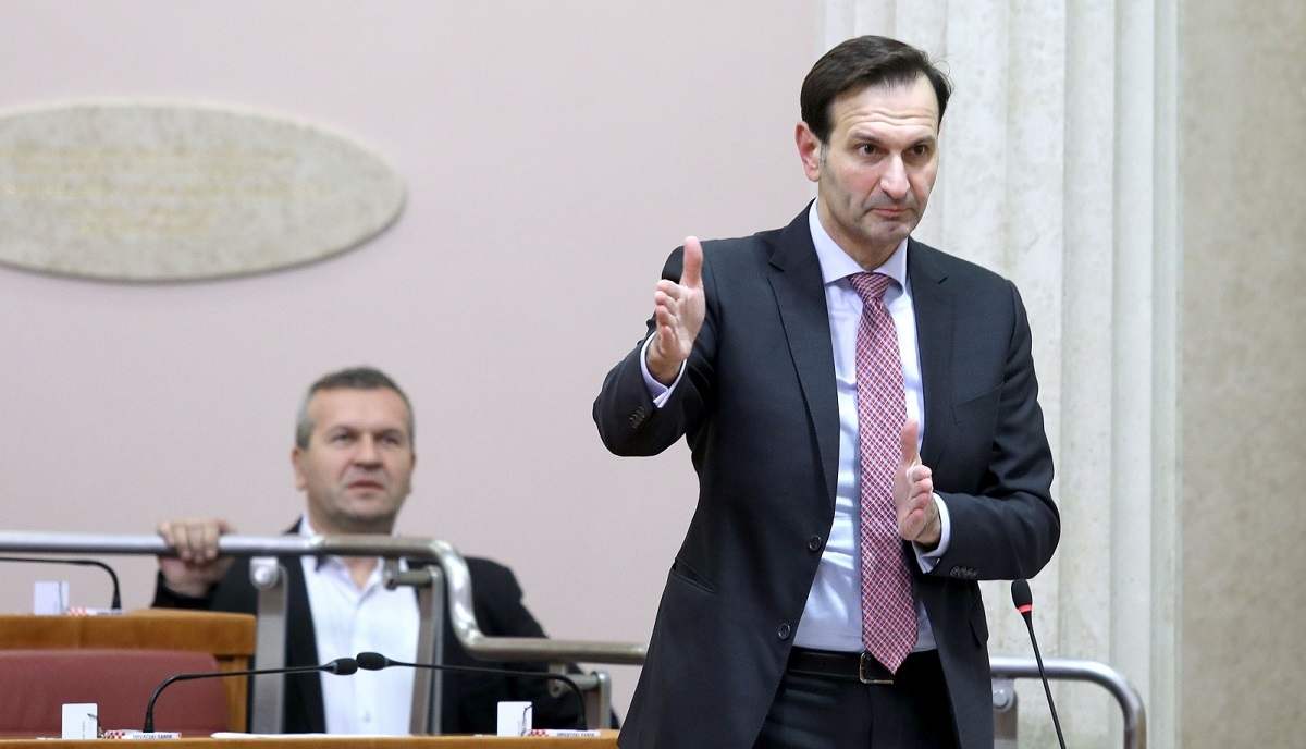 Kovač: Petrov manipulira i dezinformira javnost