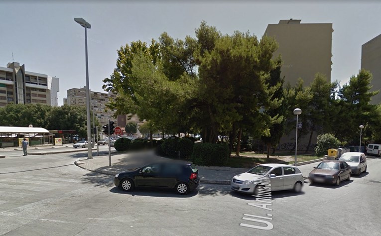 Nesreća u Splitu: Pokušao upaliti auto na guranje pa se ozlijedio