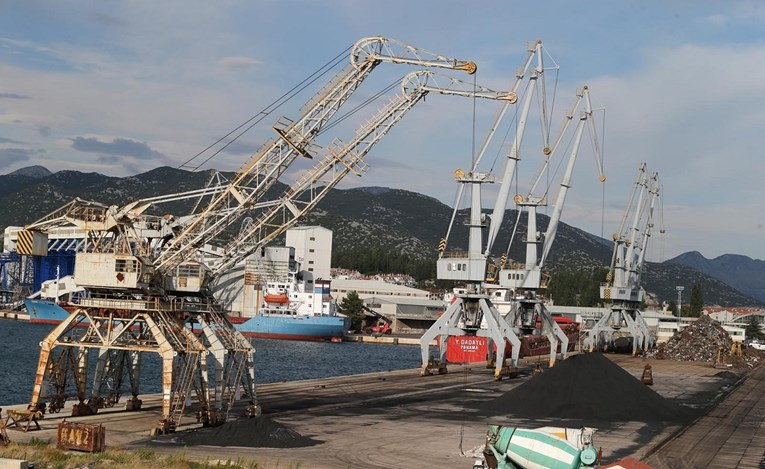 Havarija u Pločama: Tanker se zabio u pristanište