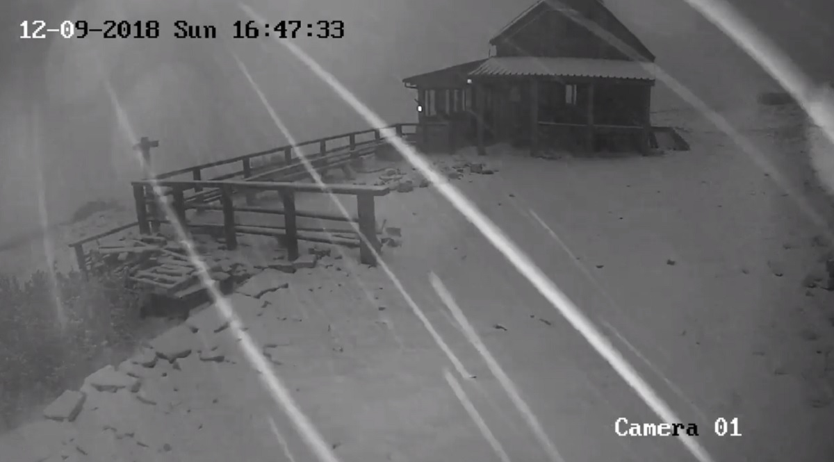 VIDEO Dijelove Dalmacije zahvatila tuča, na Dinari jaka snježna mećava
