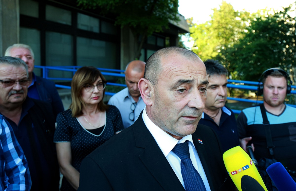 Veterani koji su se pobunili protiv vlade više od 2 sata pričali s Medvedom