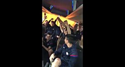 VIDEO Hajdukovi pioniri slave u busu za Split: "Kontra zakona, kontra zabrana!"