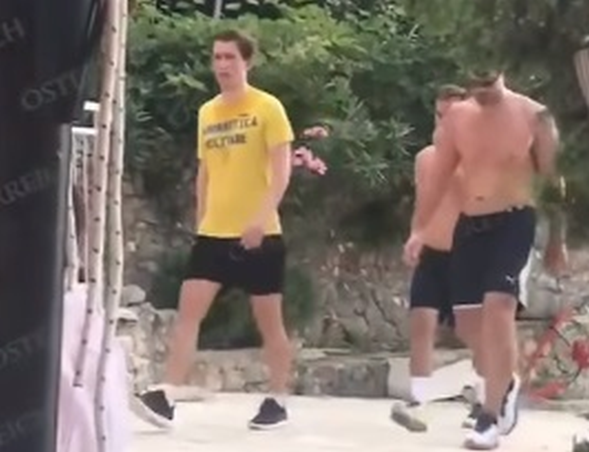Dalmacija oduševila Kurza: S curom unajmio kuću uz more, snimili ga dok je trčao