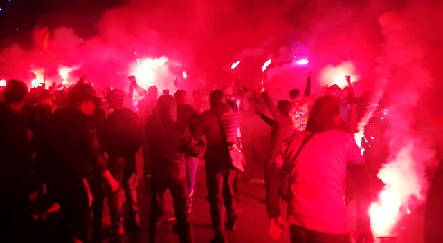 VIDEO Navijači Marseillea "zapalili" grad, policija intervenirala suzavcima