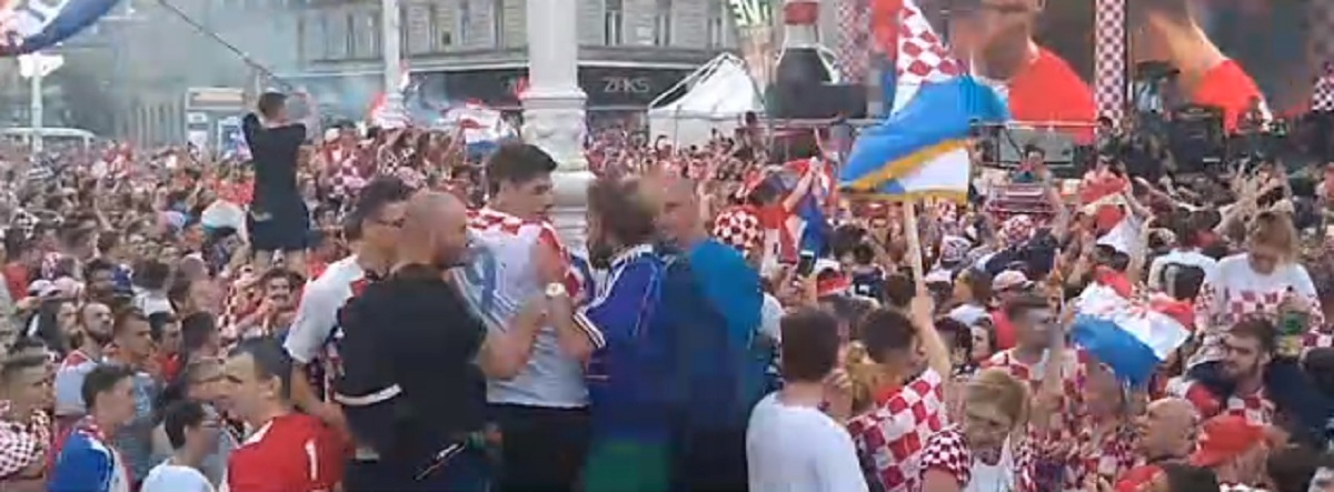 Francuski navijač na Trgu bana Jelačića provocirao hrvatske navijače i zaradio šamarčinu