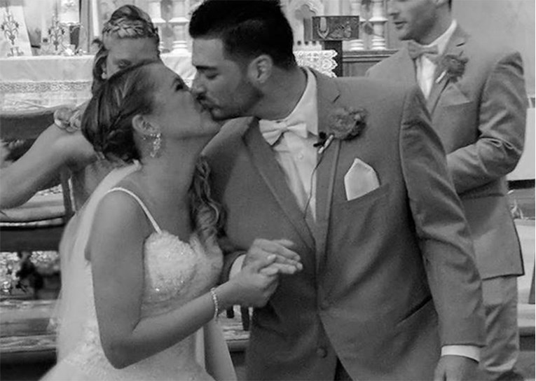 Među 20 mrtvih u New Yorku nedavno vjenčani mladi par i roditelji malih curica