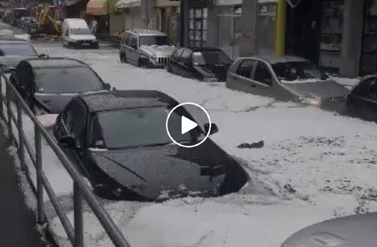 Nakon oluje po ulicama Srbije pluta hrpa leda, pogledajte snimke